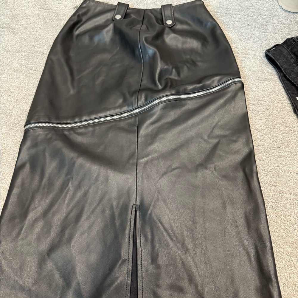 Zara Black Faux Leather Midi Skirt - Picture 2 of 4